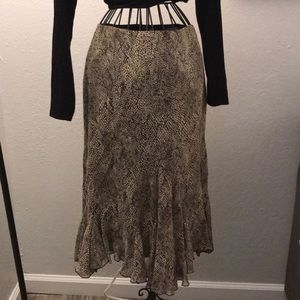 Midi skirt with ruffle detail